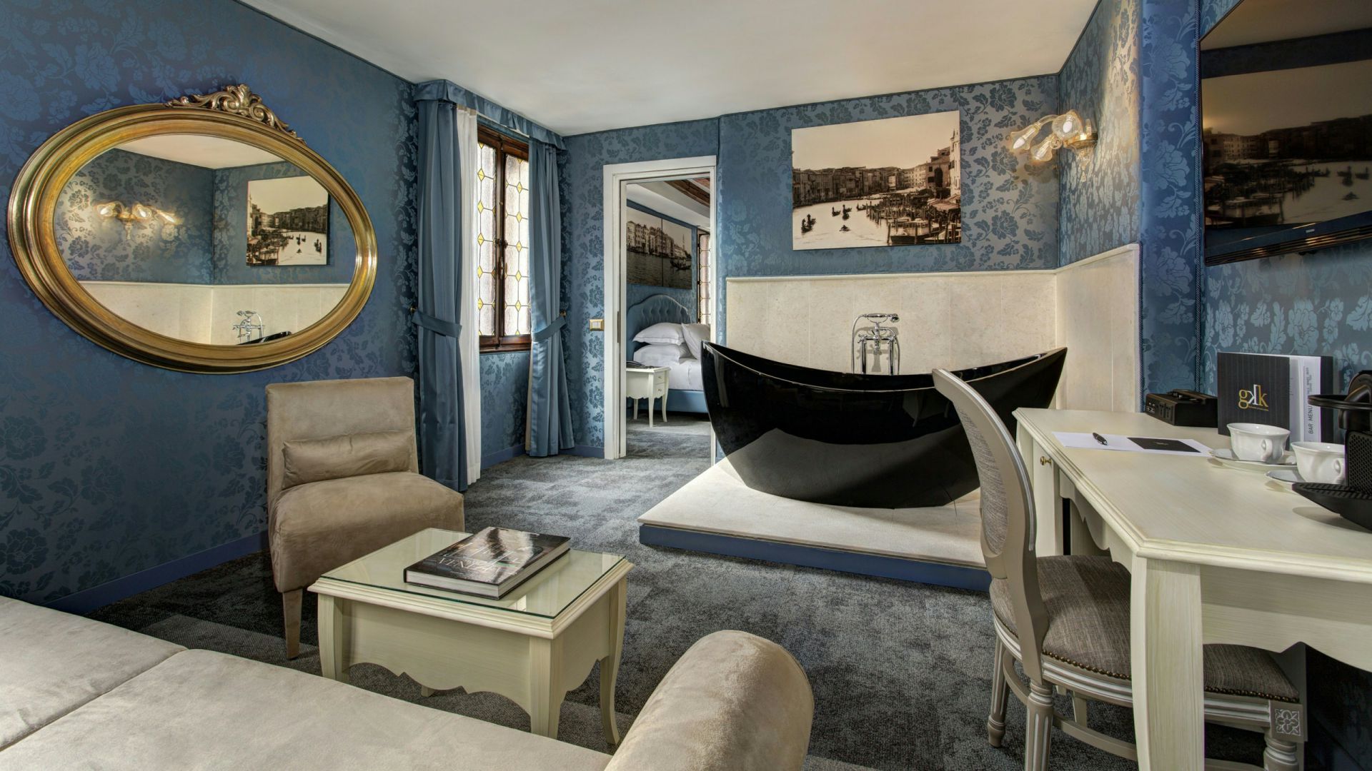 Gkk-Exclusive-Private-Suites-venezia-camera-D0652